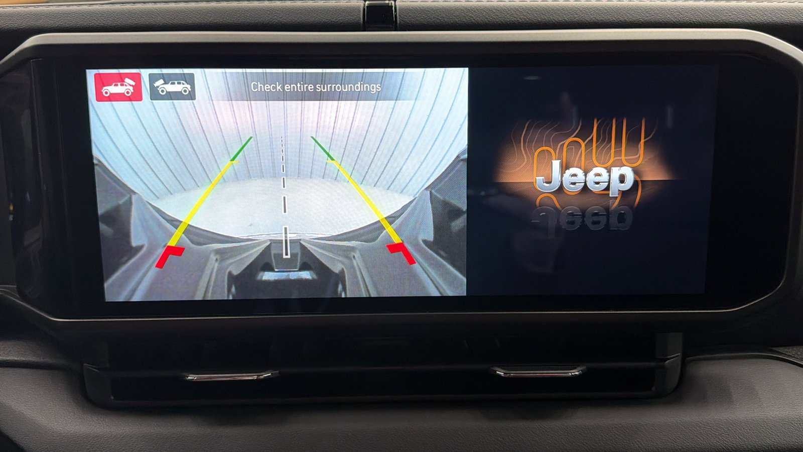 Used 2024 Jeep Wrangler Unlimited Sahara w/ Technology Group image 22