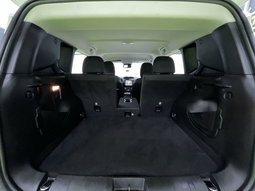 Used 2022 Jeep Renegade Trailhawk image 29