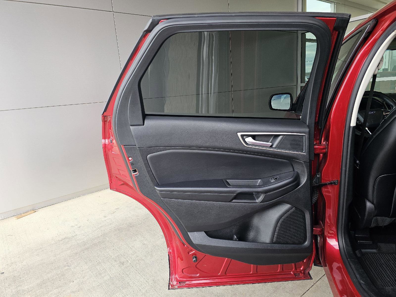 Used 2023 Ford Edge SEL w/ Convenience Package AWD/4WD image 16