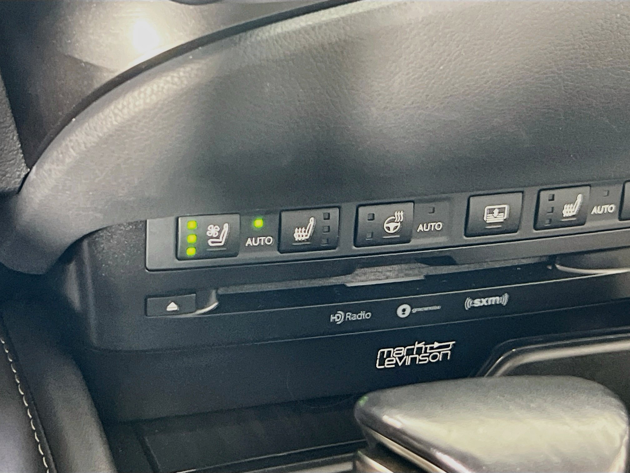 Used 2019 Lexus ES 350 Ultra Luxury w/ Accessory Package 2 FWD image 20
