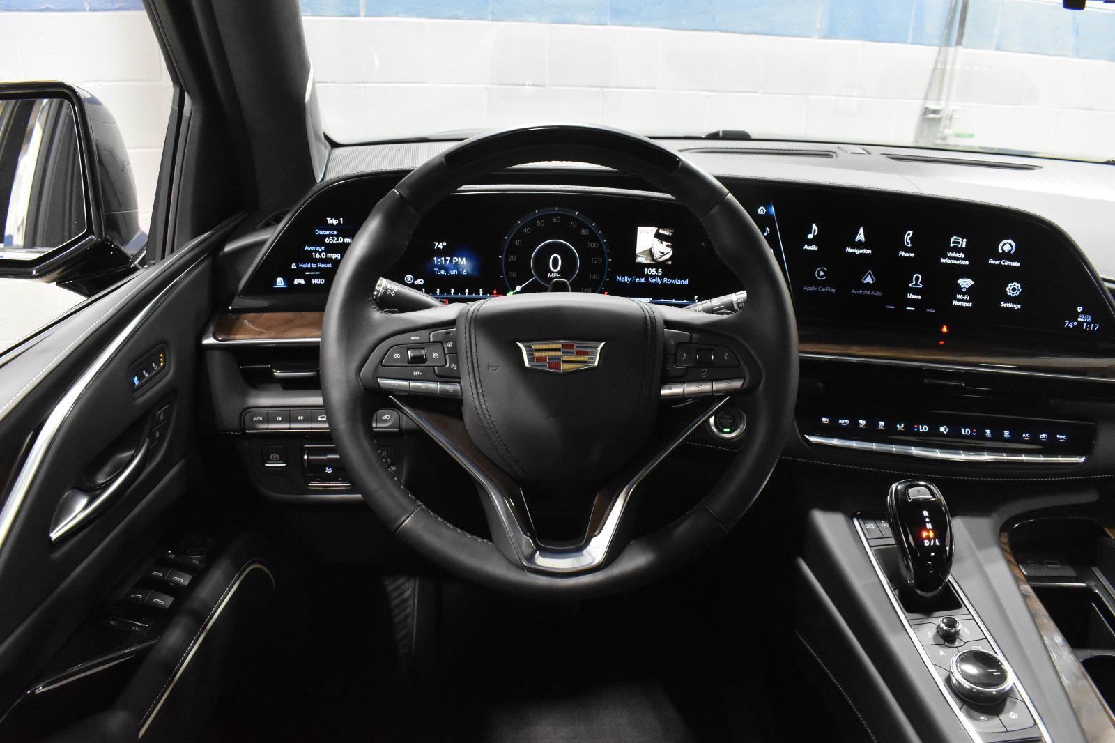 Certified 2023 Cadillac Escalade Premium Luxury Platinum w/ LPO, Floor Liner Package AWD/4WD image 7