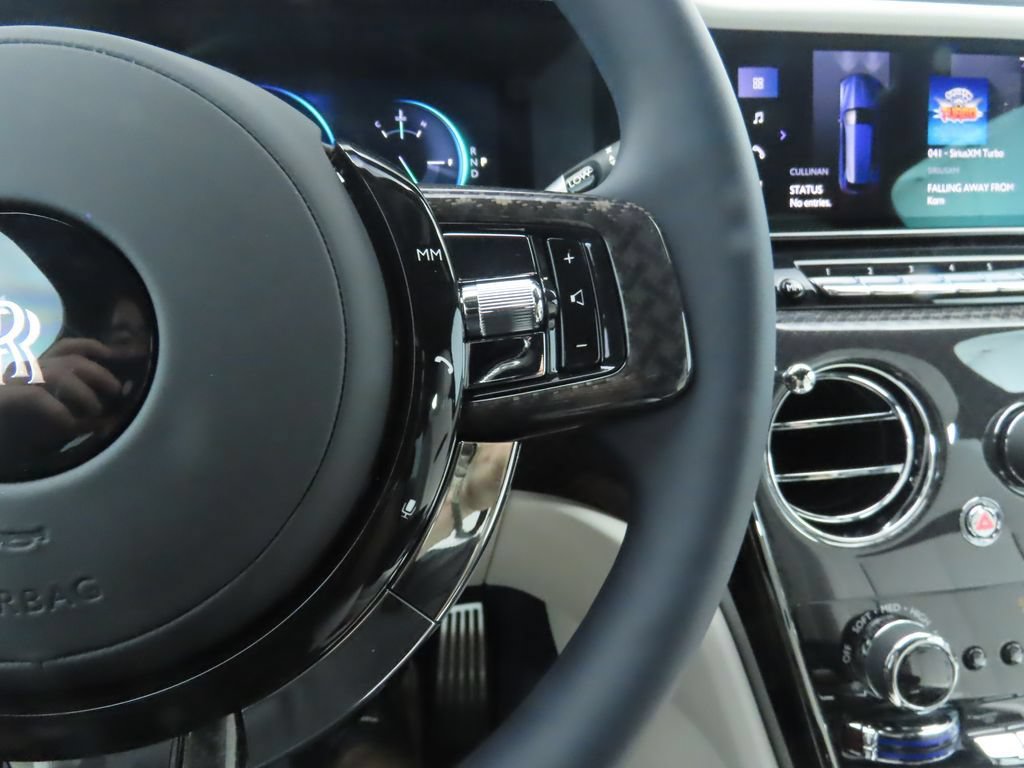Used 2026 Rolls-Royce Cullinan Black Badge AWD/4WD image 12