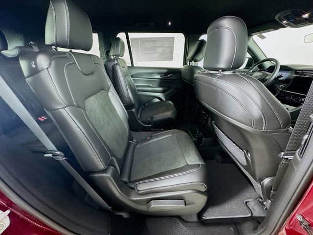 New 2025 Jeep Grand Cherokee L Laredo image 30