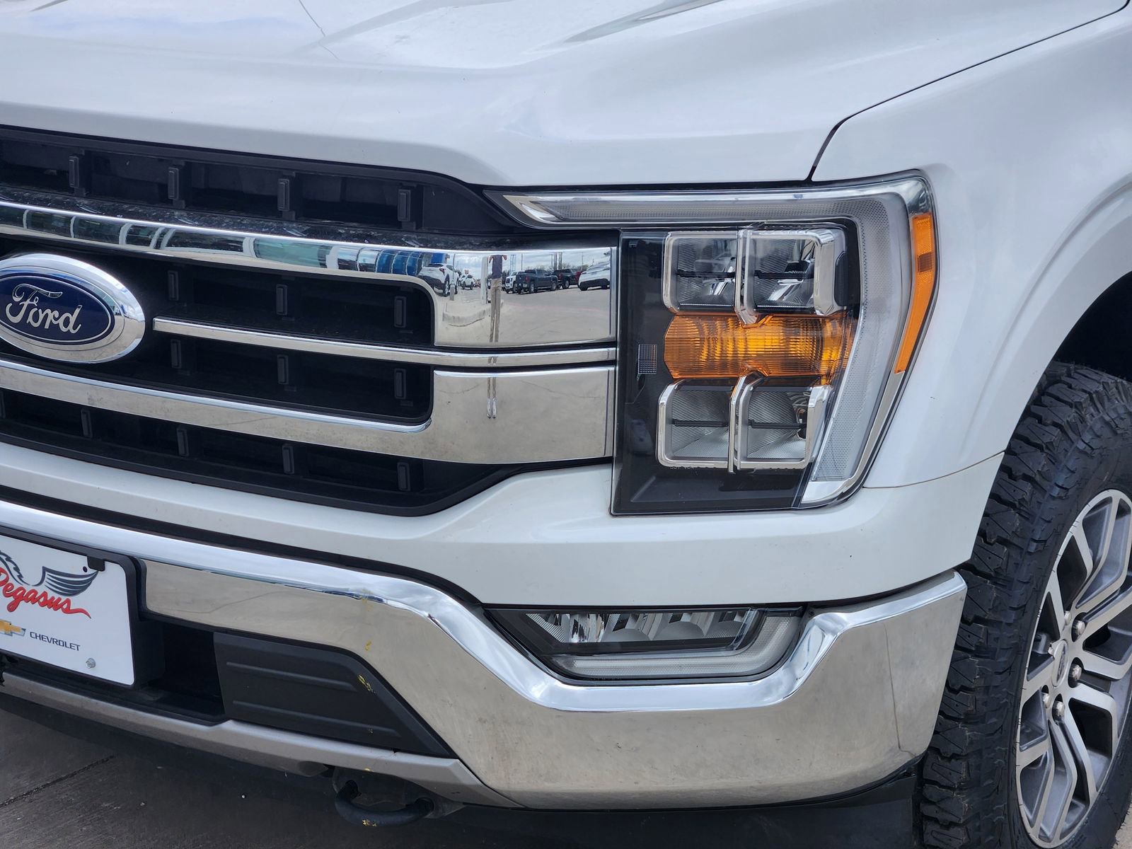 Used 2021 Ford F150 Lariat w/ Equipment Group 501A Mid image 9