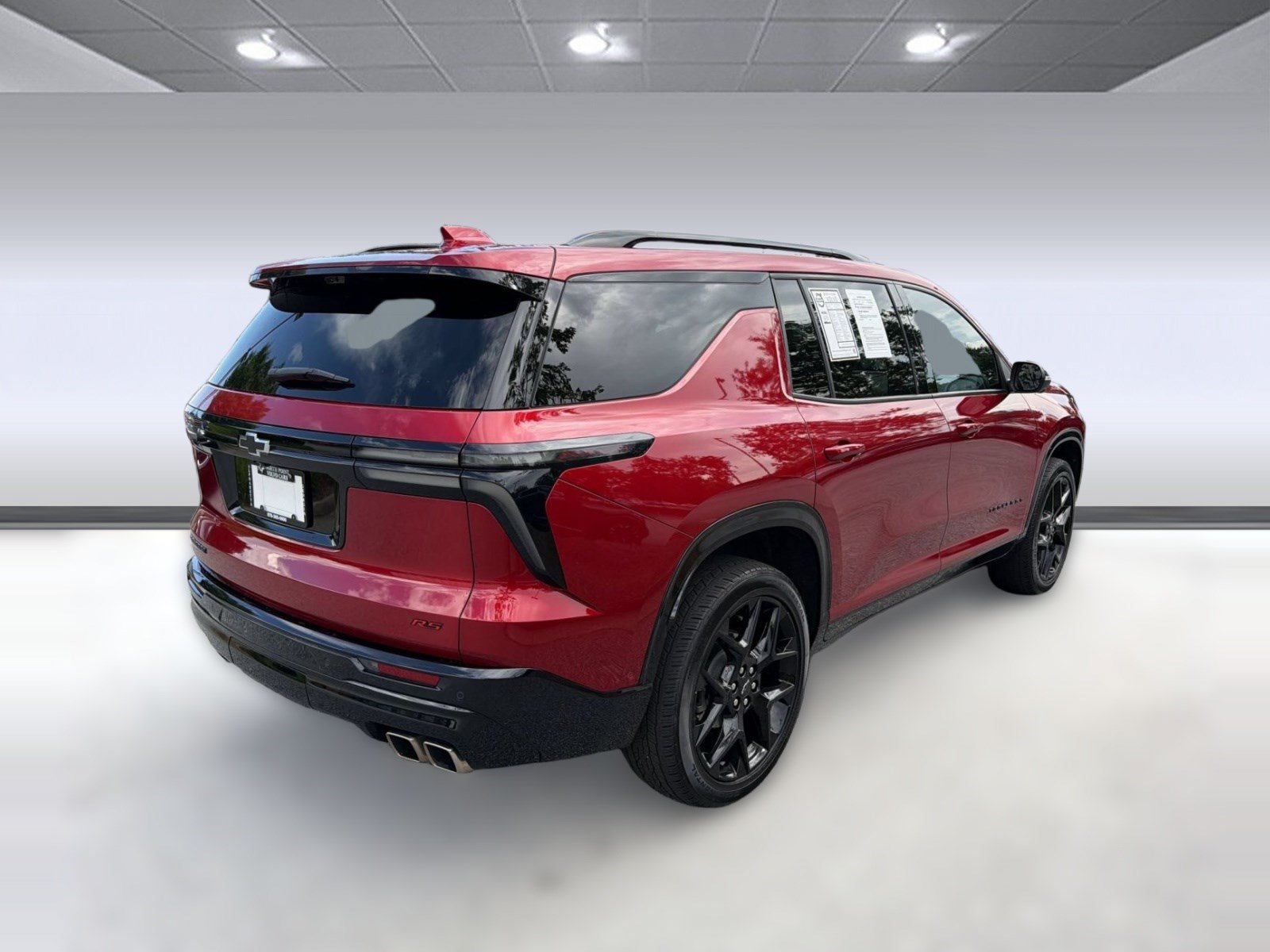 Used 2024 Chevrolet Traverse RS FWD image 9