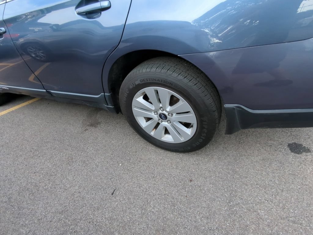 Used 2017 Subaru Outback 2.5i Premium AWD/4WD image 5