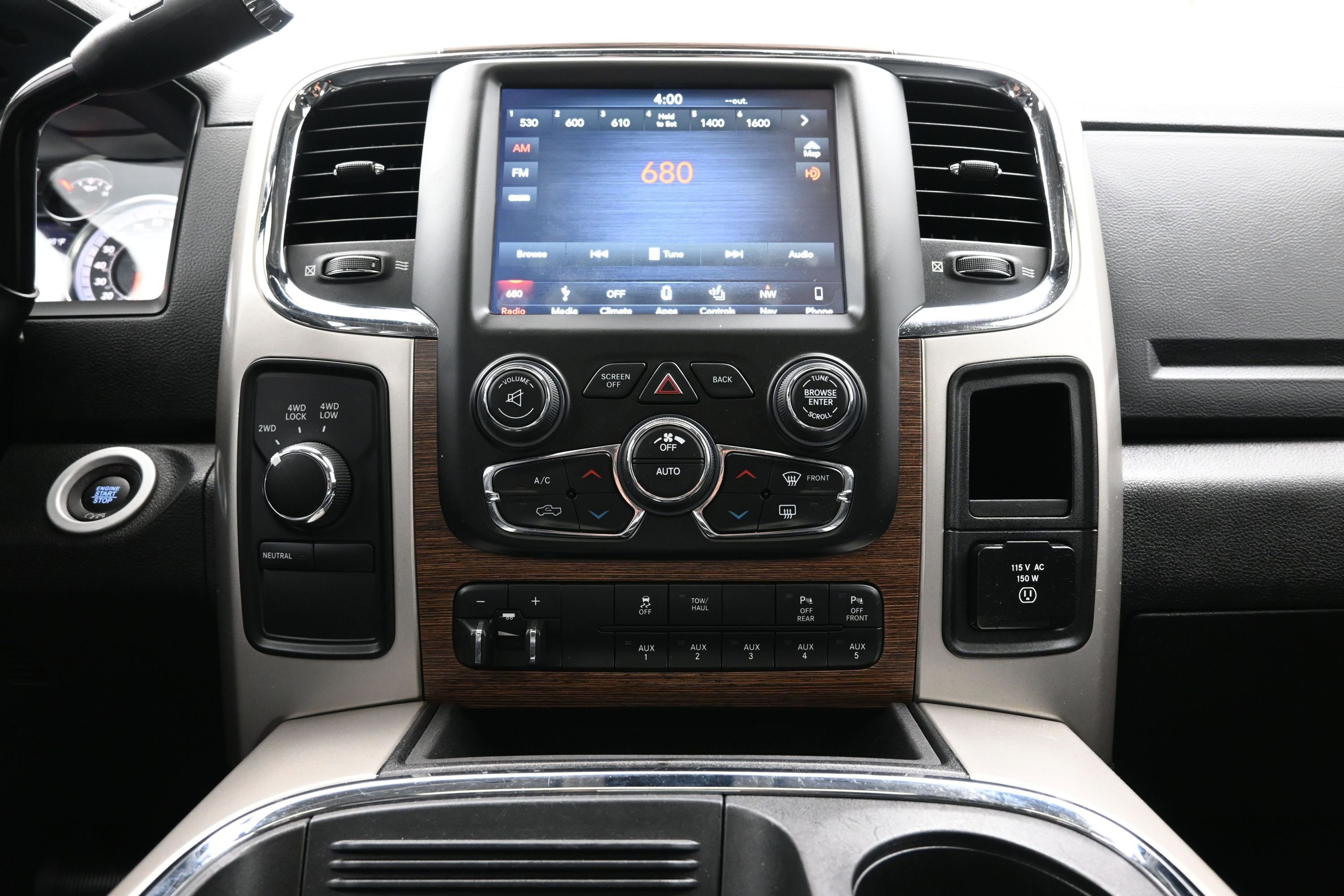 Used 2018 RAM 2500 Laramie w/ Snow Chief Group AWD/4WD image 17