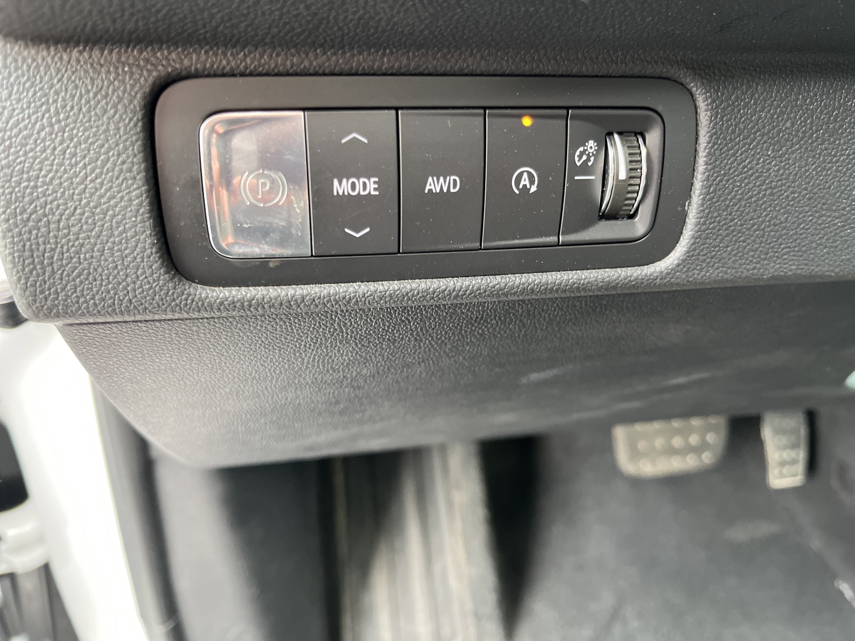 Used 2025 Chevrolet Traverse LT w/ Sun and Wheel Package AWD/4WD image 19