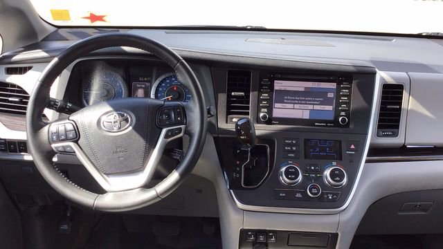 Used 2020 Toyota Sienna XLE image 16