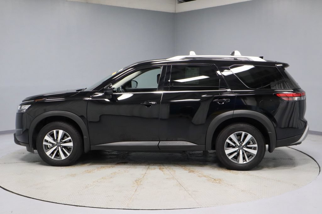 Certified 2024 Nissan Pathfinder SL w/ Cargo Package AWD/4WD image 10