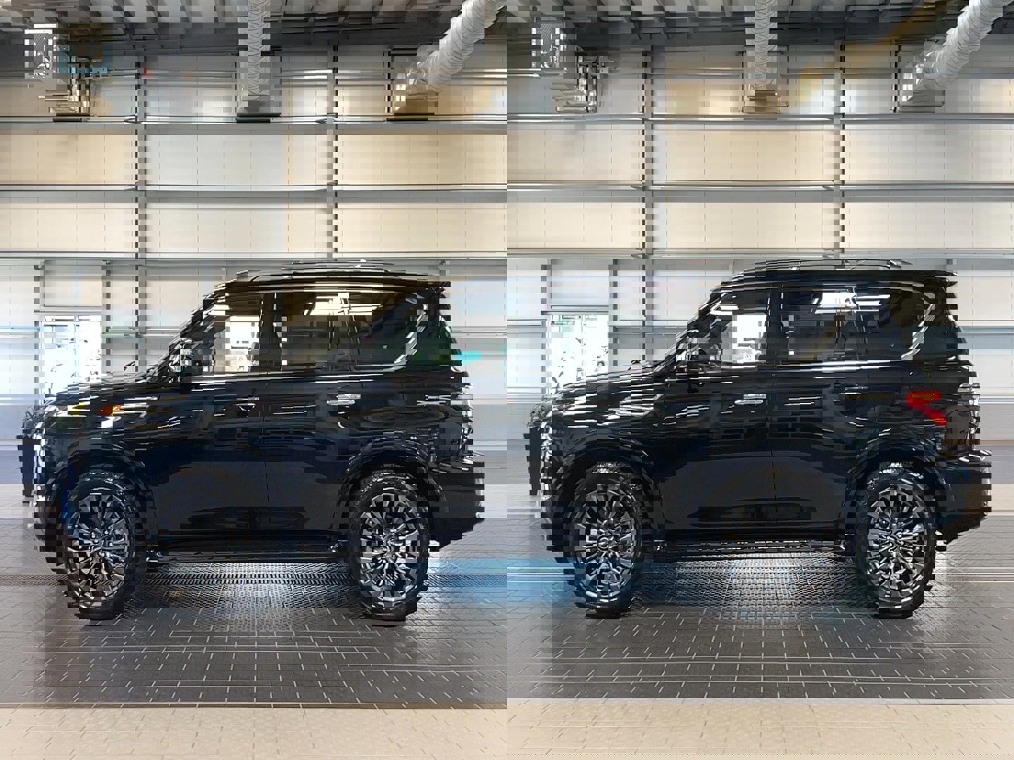 Used 2024 Nissan Armada Platinum w/ Captain's Chairs Package image 4