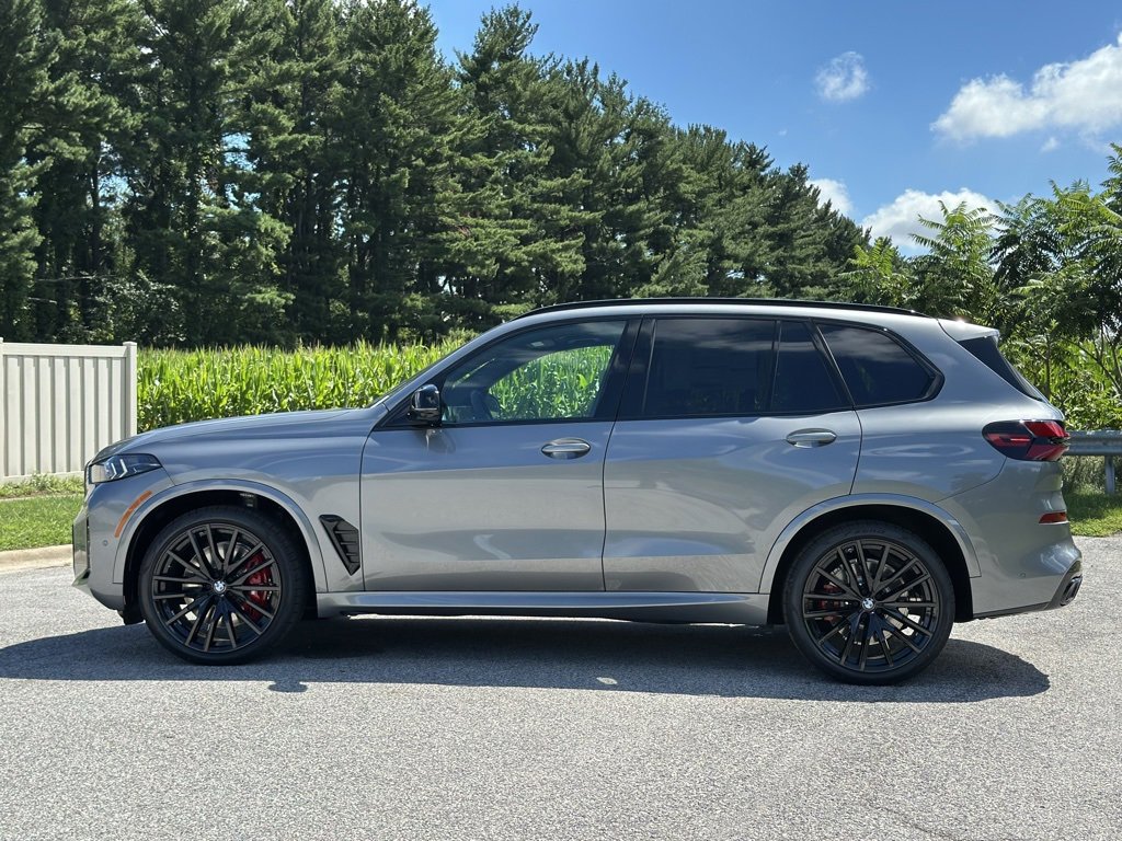 New 2026 BMW X5 M60i image 4