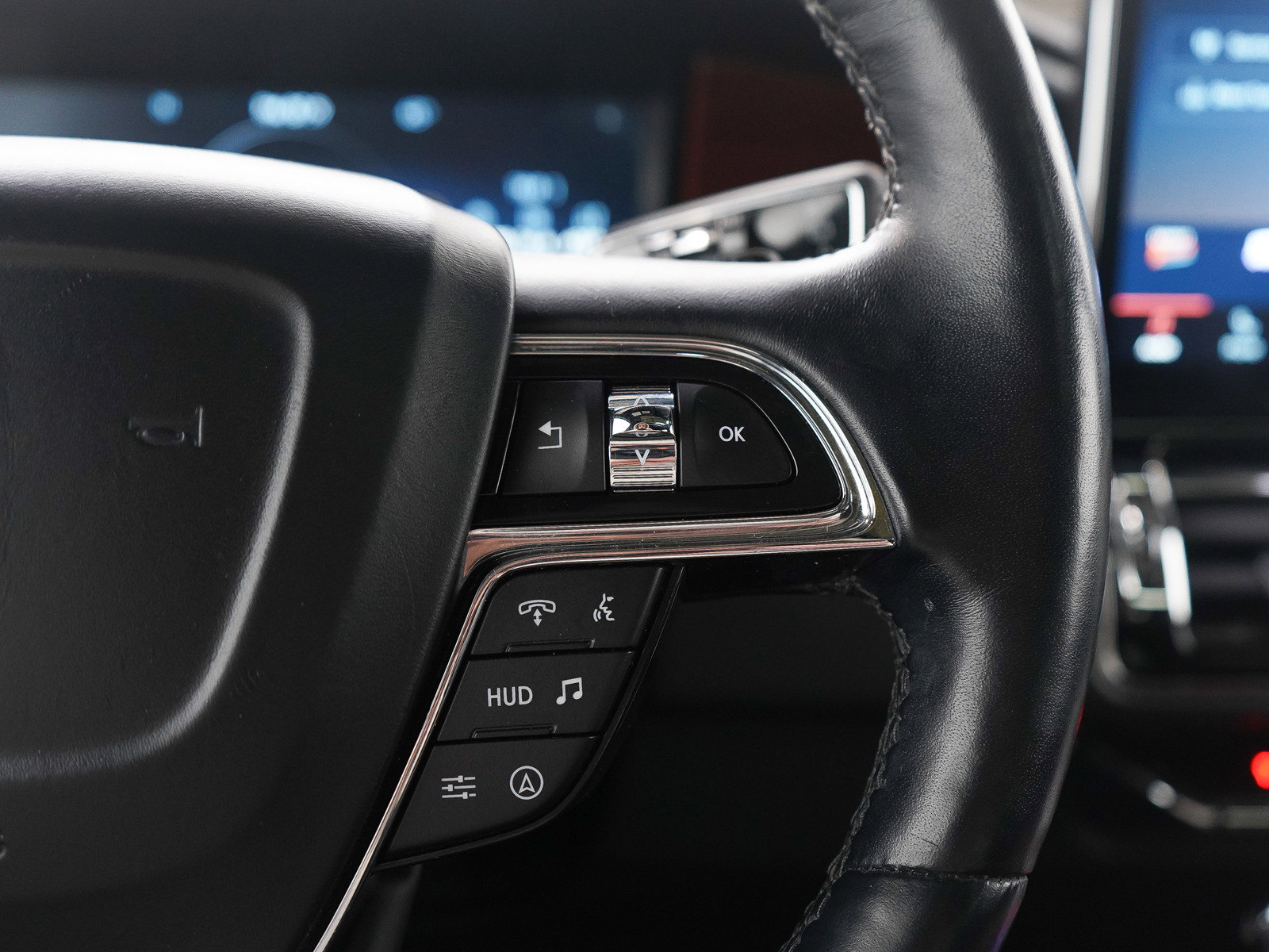 Used 2022 Lincoln Navigator L Reserve w/ Equipment Group 201A image 31