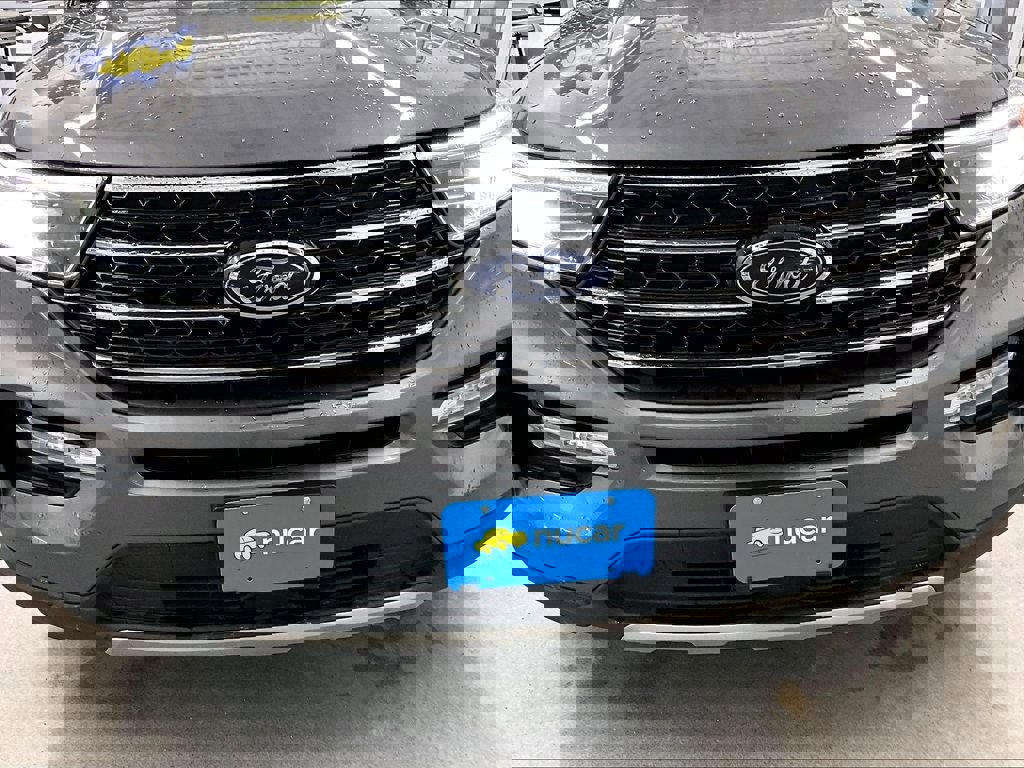 Used 2021 Ford Explorer XLT w/ Equipment Group 202A image 31