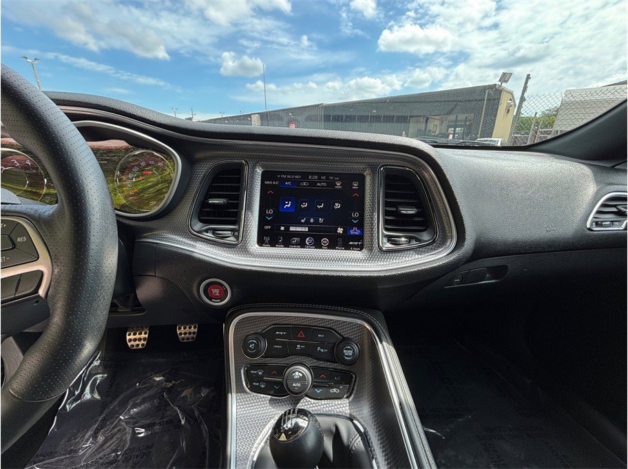 Used 2015 Dodge Challenger SRT Hellcat image 11
