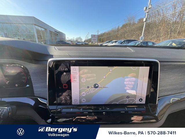Used 2024 Volkswagen Atlas SEL AWD/4WD image 10