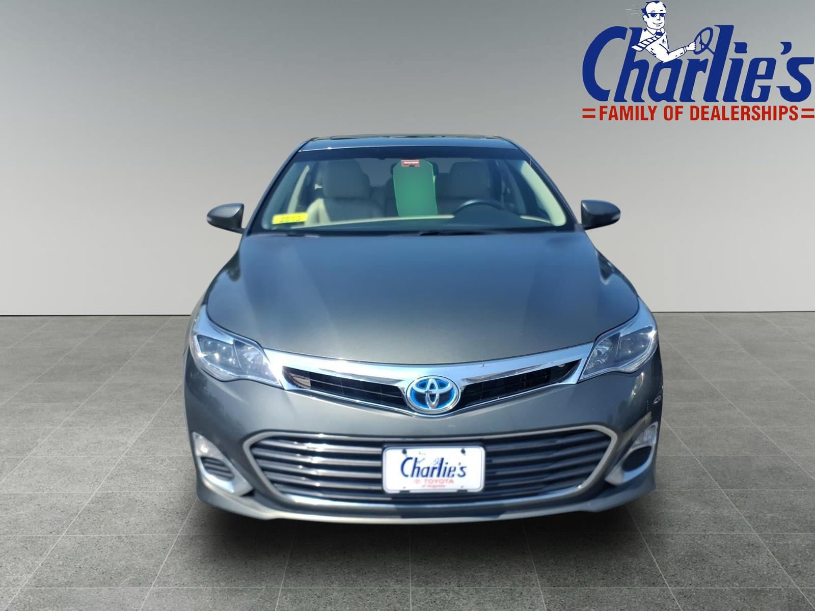 Used 2013 Toyota Avalon XLE Premium FWD image 2