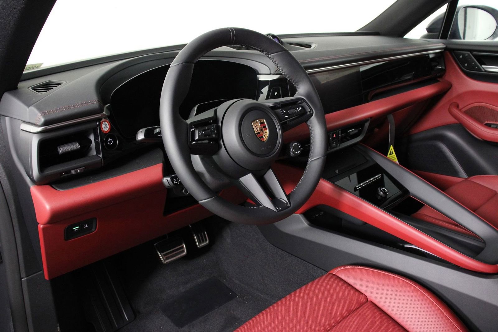 New 2026 Porsche Macan 4S Electric image 4