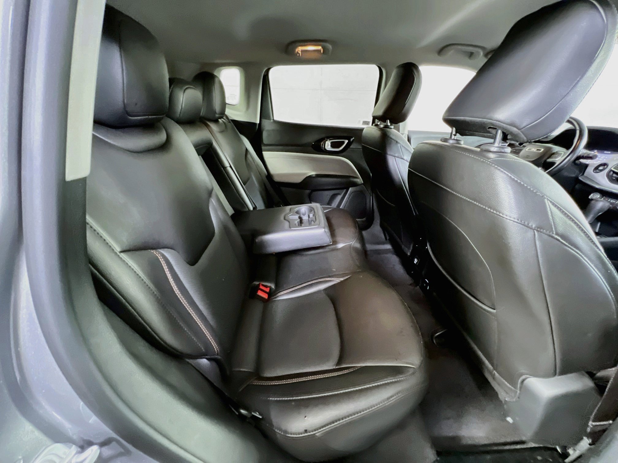 Used 2022 Jeep Compass Limited AWD/4WD image 25