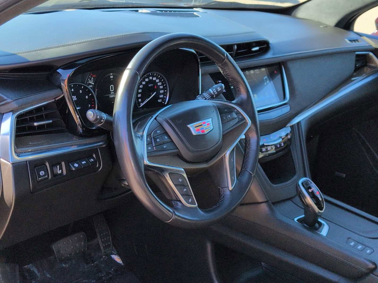 Used 2018 Cadillac XT5 Platinum w/ Driver Assist Package image 10