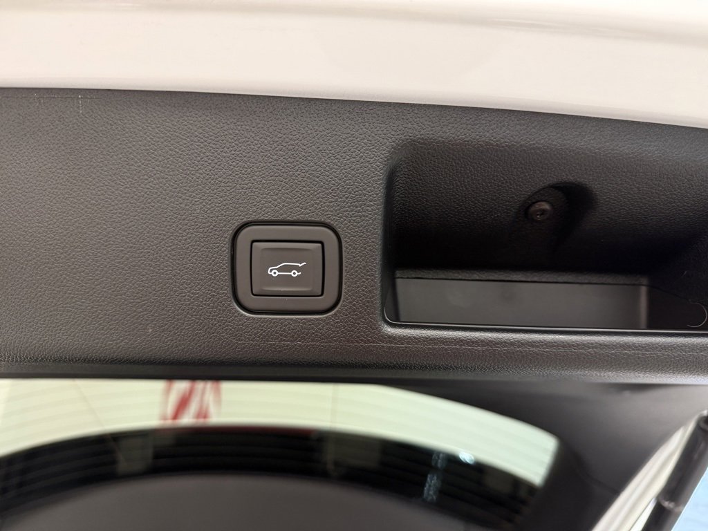 Used 2024 Chevrolet Equinox EV LT w/ Active Safety Package 3 image 8