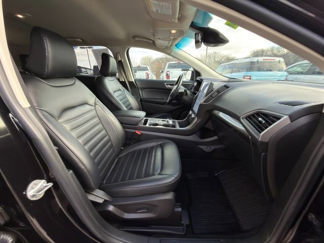 Used 2023 Ford Edge SEL w/ Convenience Package image 9