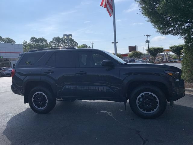 Used 2025 Toyota 4Runner SR5 AWD/4WD image 9