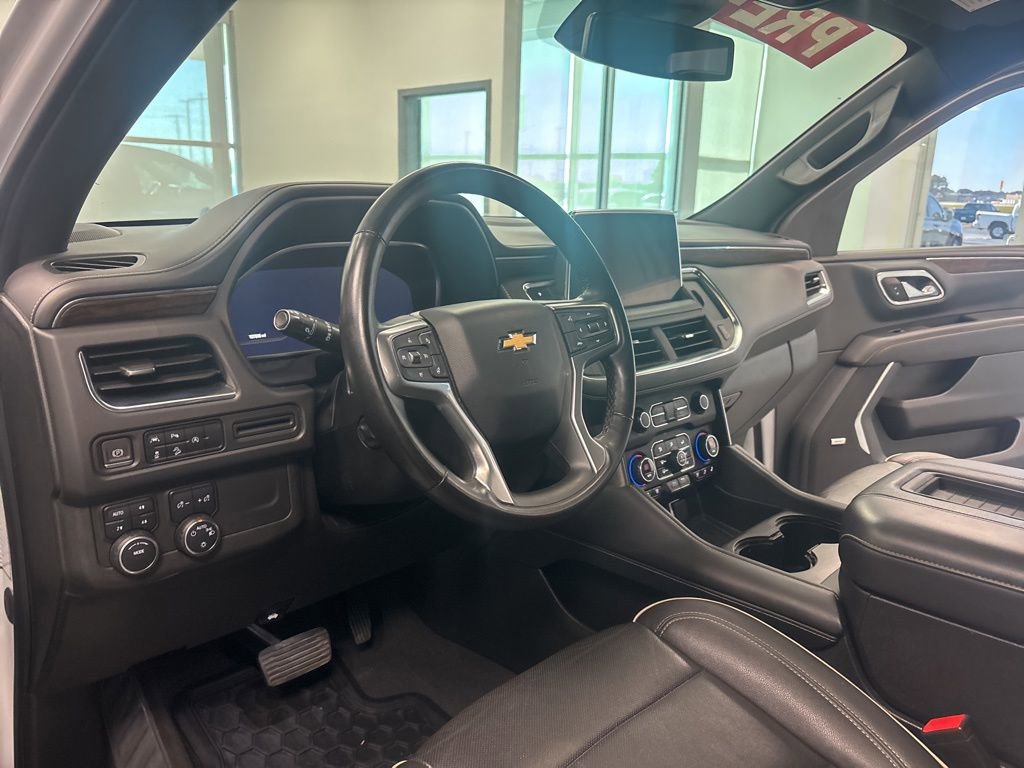Used 2023 Chevrolet Suburban Premier image 15