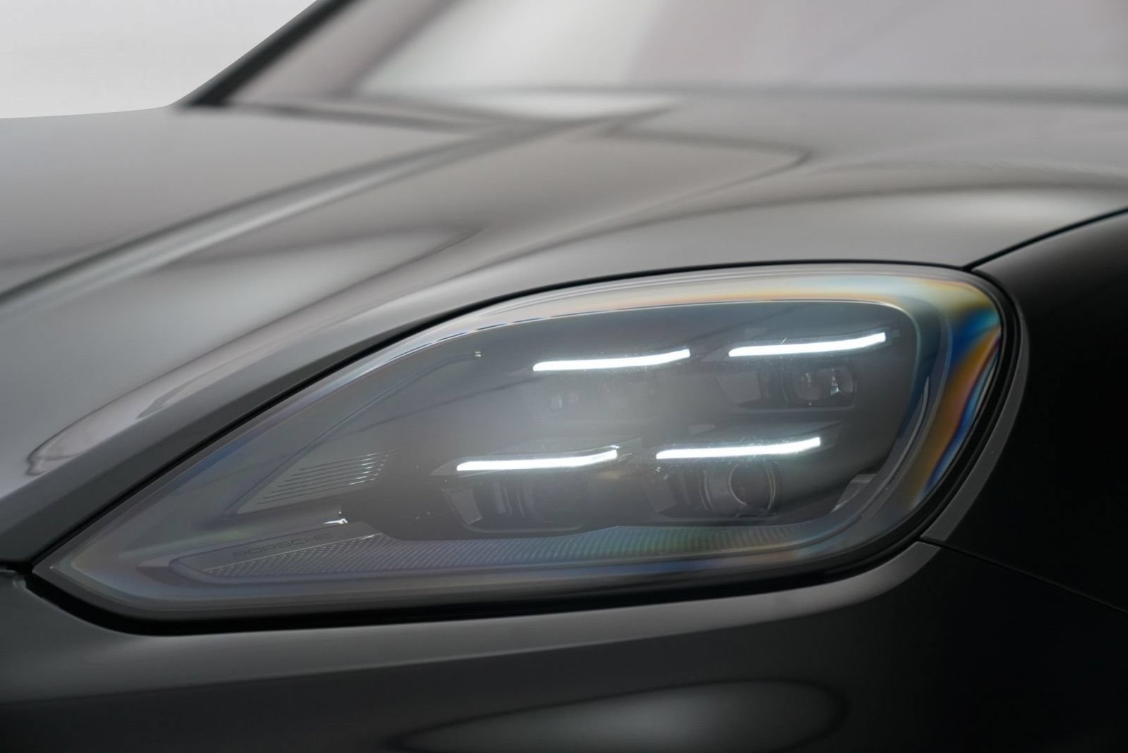 Used 2025 Porsche Cayenne GTS AWD/4WD image 8
