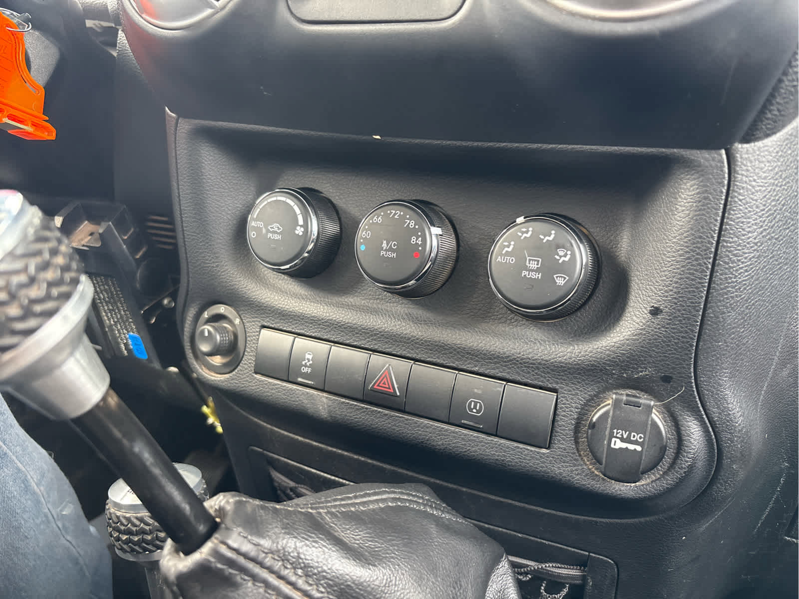 Used 2014 Jeep Wrangler Unlimited Rubicon w/ Connectivity Group image 36