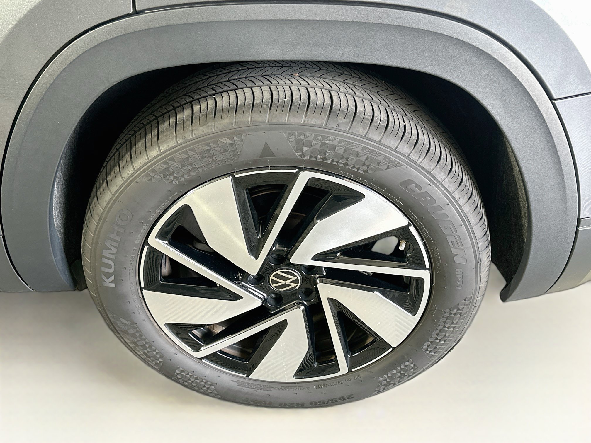 Used 2025 Volkswagen Atlas SE FWD image 11