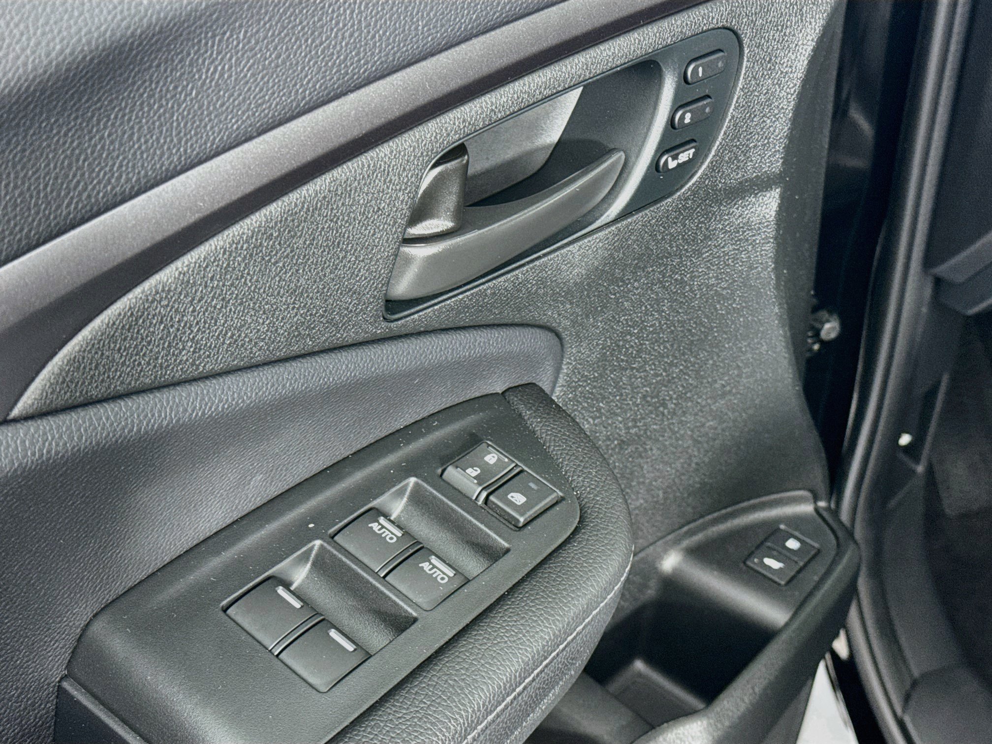 Certified 2023 Honda Passport EX-L image 17