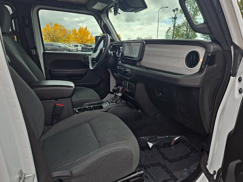 Used 2024 Jeep Wrangler Unlimited AWD/4WD image 28