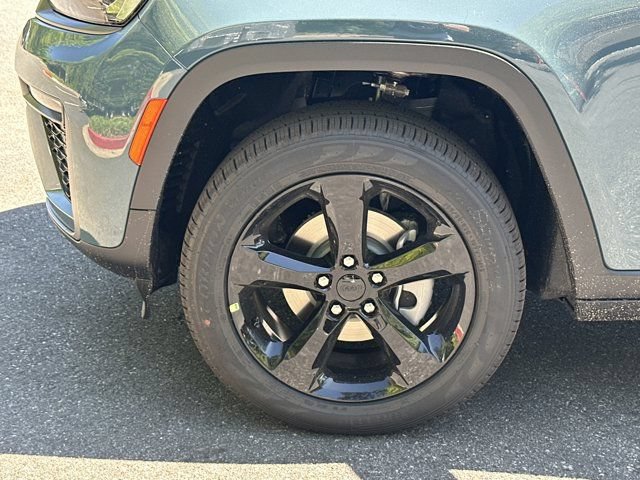 New 2026 Jeep Grand Cherokee Limited w/ Limited Altitude Package RWD image 13
