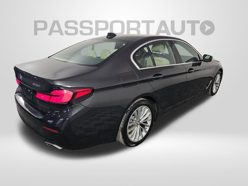 Used 2022 BMW 530i xDrive w/ Premium Package image 3