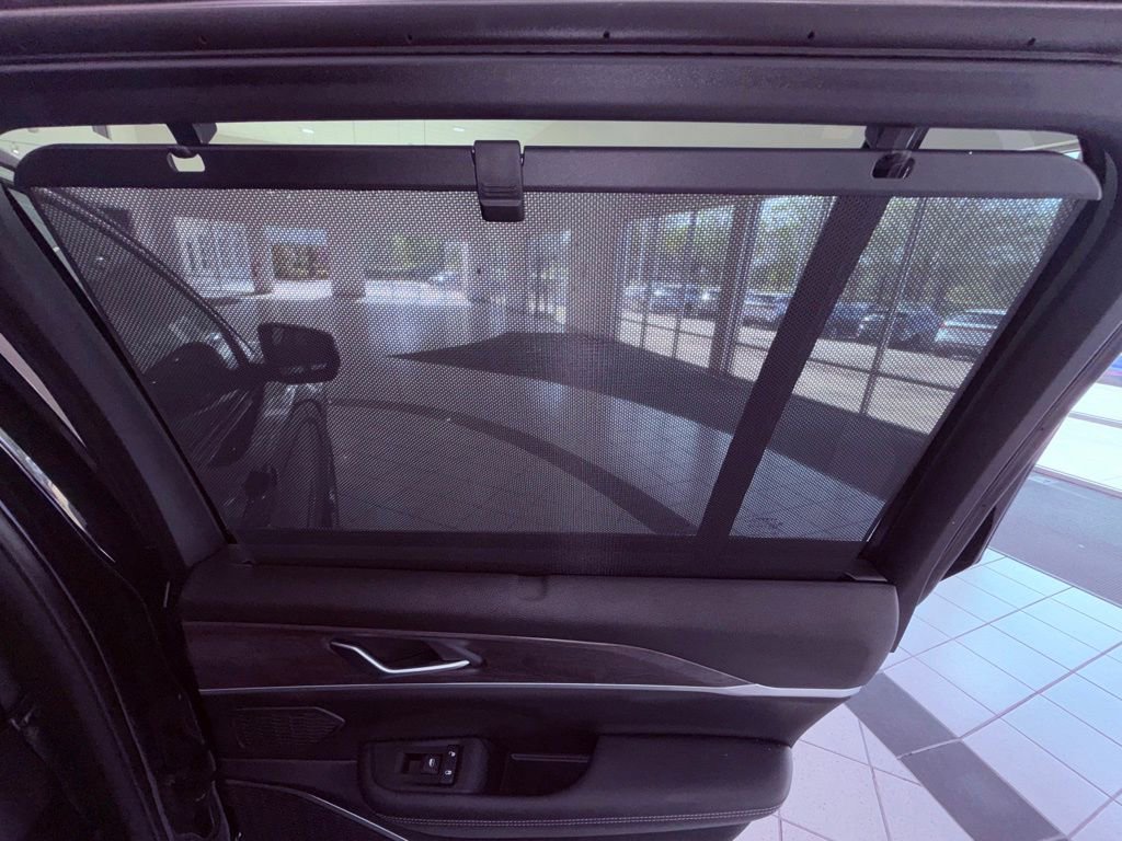 Used 2022 Jeep Grand Cherokee Limited 4xe w/ Luxury Tech Group II AWD/4WD image 18