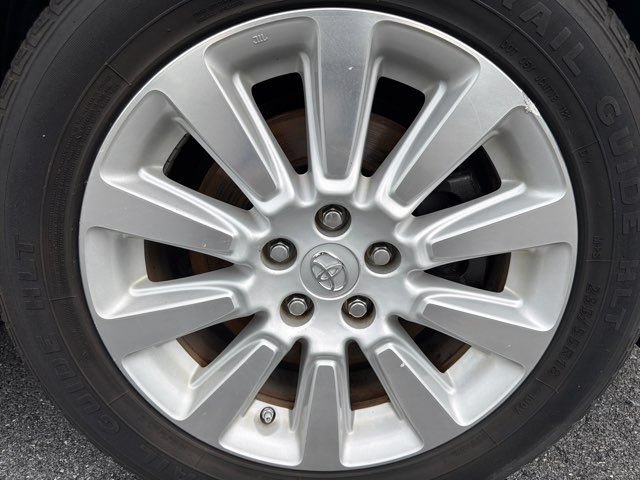 Used 2015 Toyota Sienna Limited Premium w/ Four Season Floor Mat Package AWD/4WD image 8