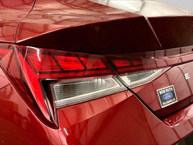 Used 2025 Hyundai Elantra Limited FWD image 28