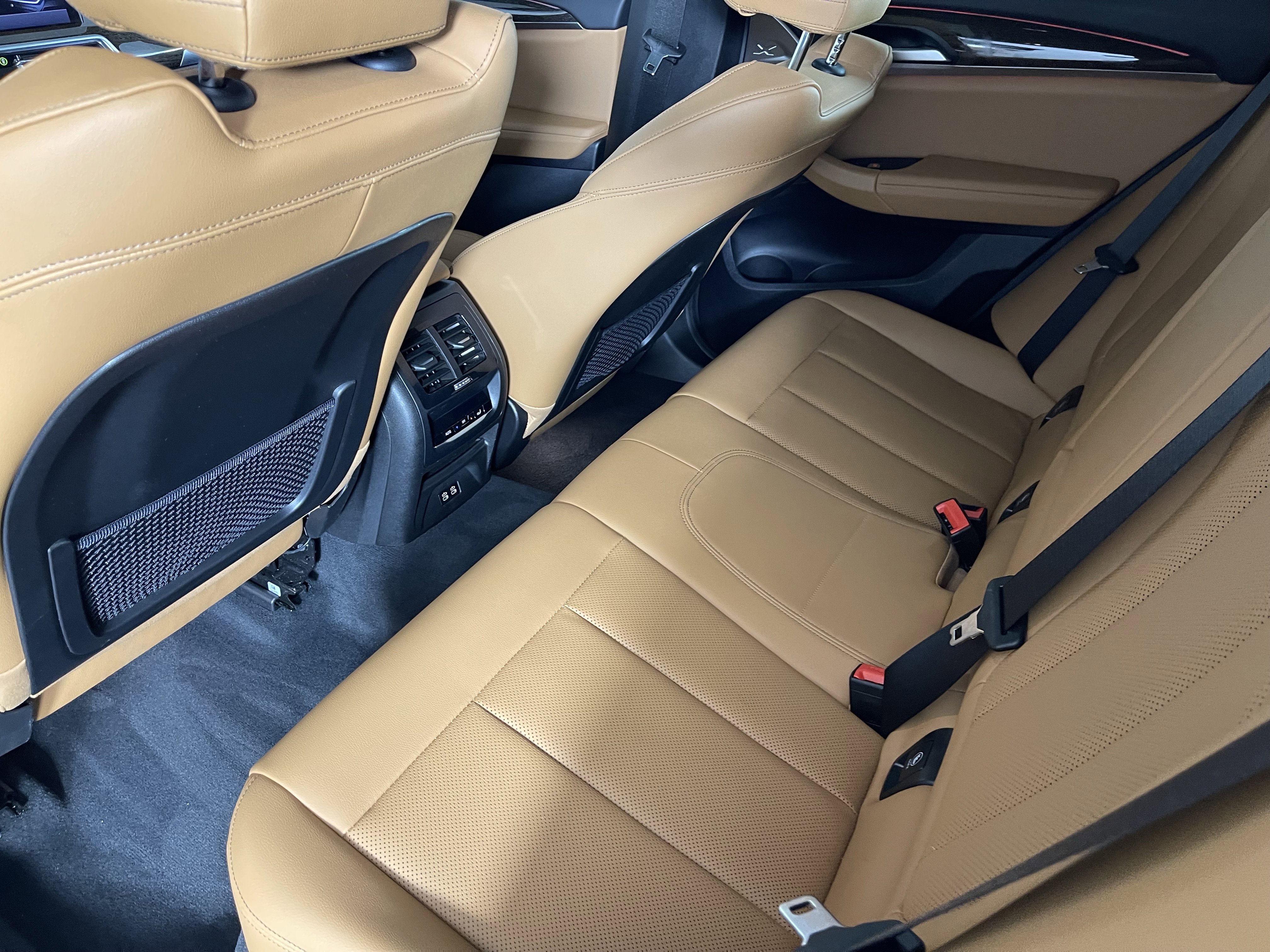 Certified 2025 BMW X4 xDrive30i image 17