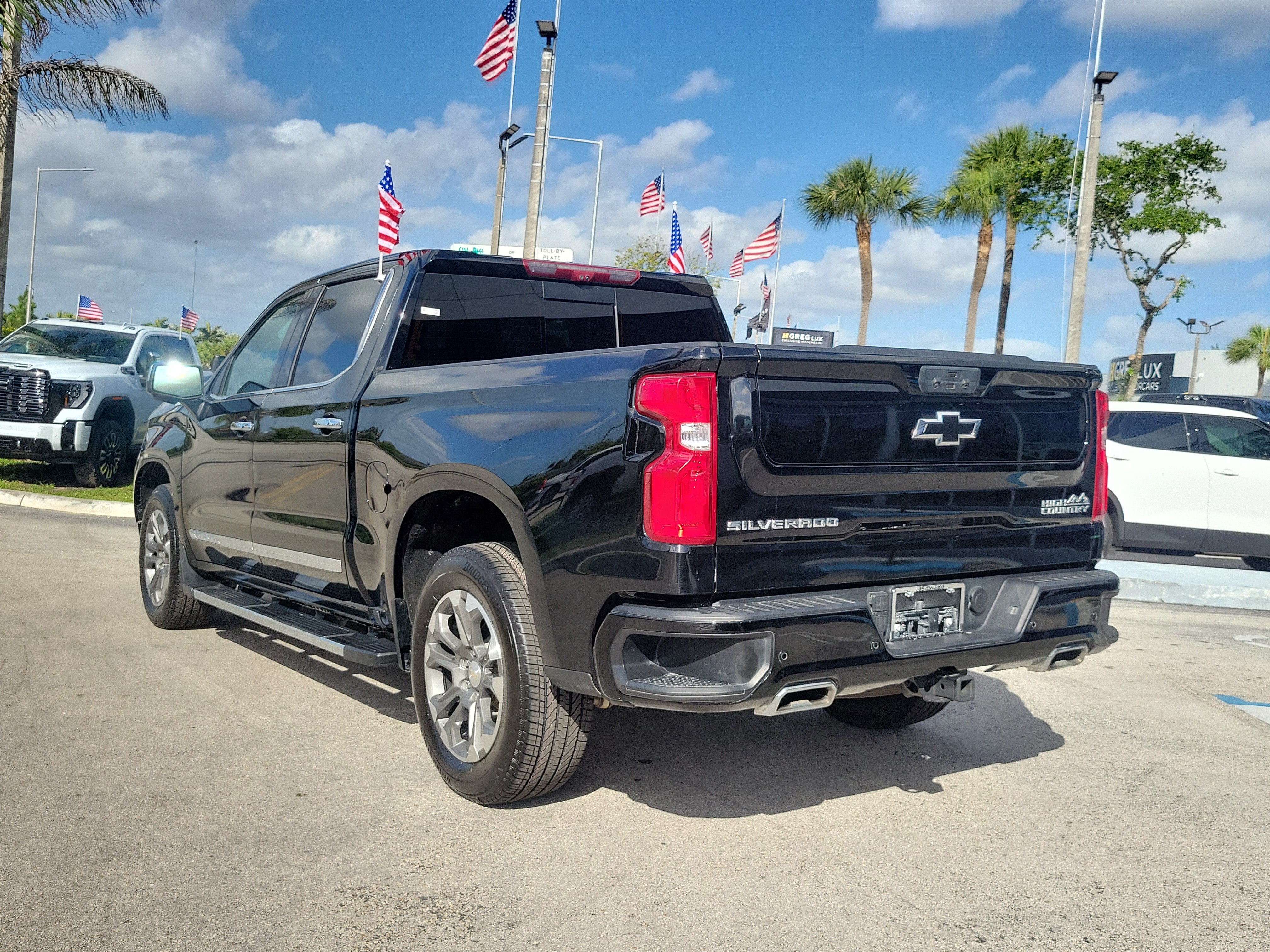 Used 2024 Chevrolet Silverado 1500 High Country w/ Technology Package AWD/4WD image 6