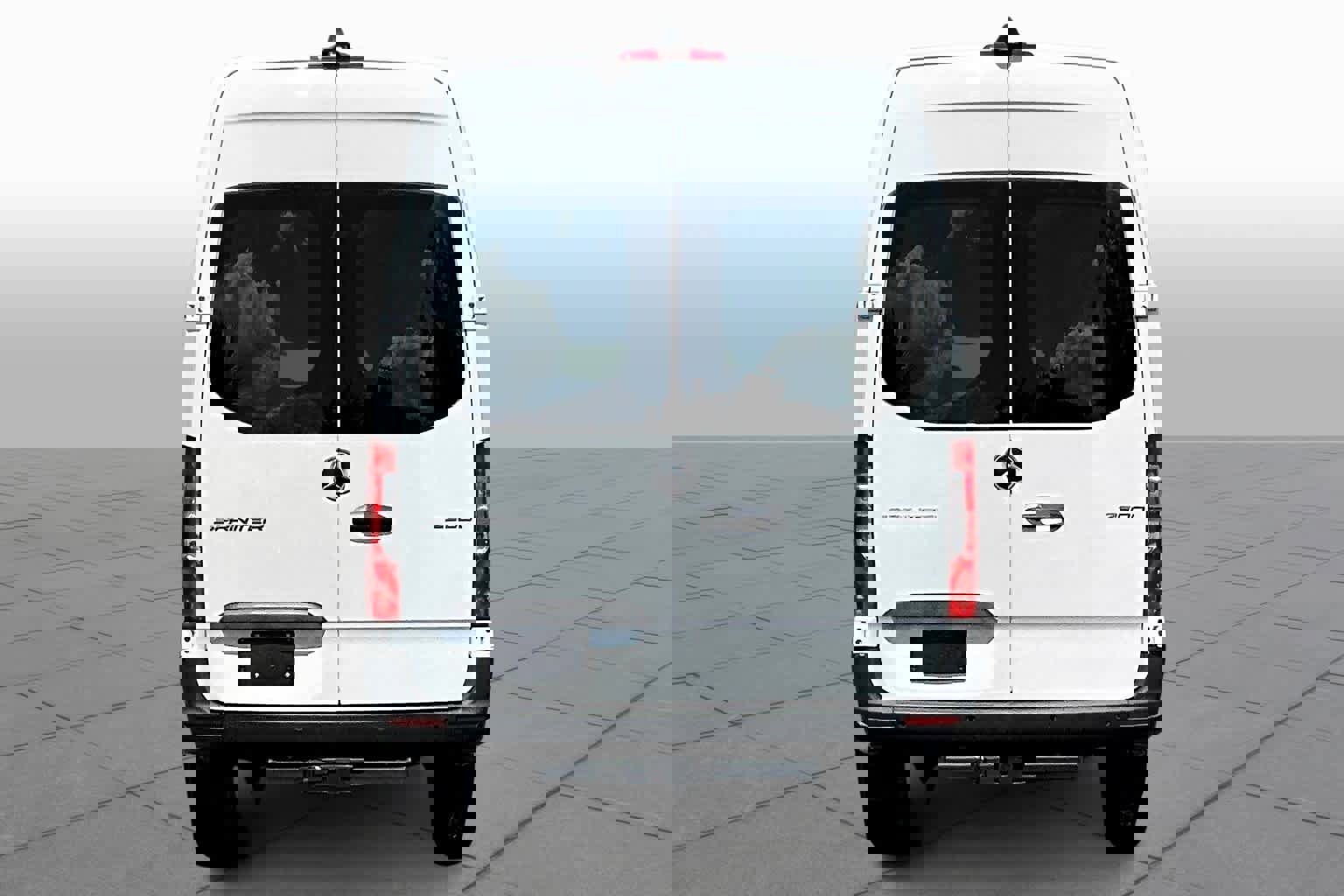 Used 2024 Mercedes-Benz Sprinter 2500 image 4