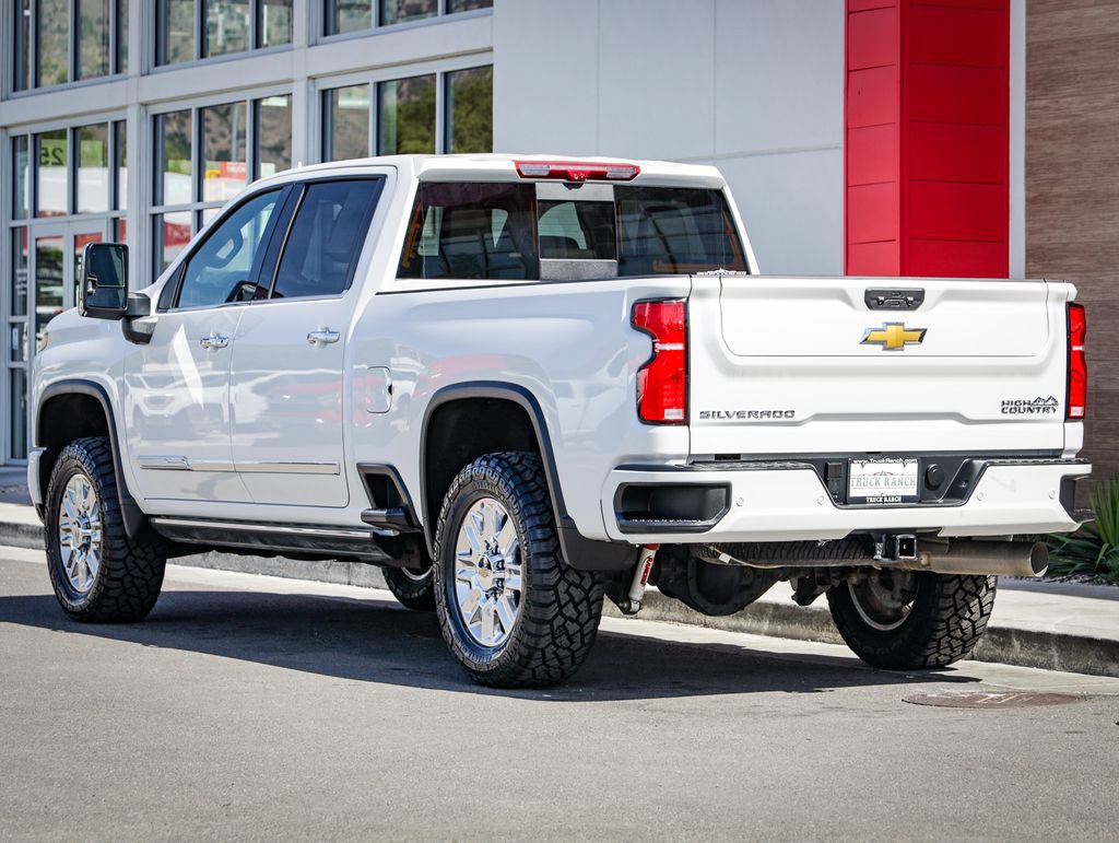 Used 2025 Chevrolet Silverado 2500 High Country w/ High Country Premium Package AWD/4WD image 6