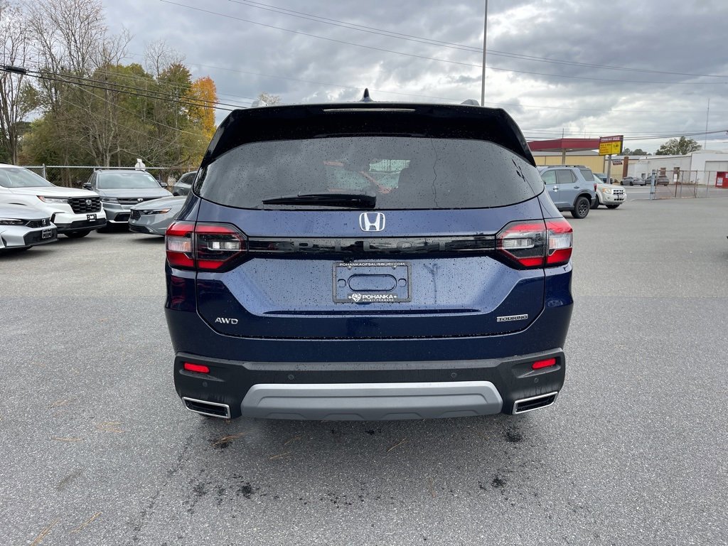 New 2025 Honda Pilot Touring image 5