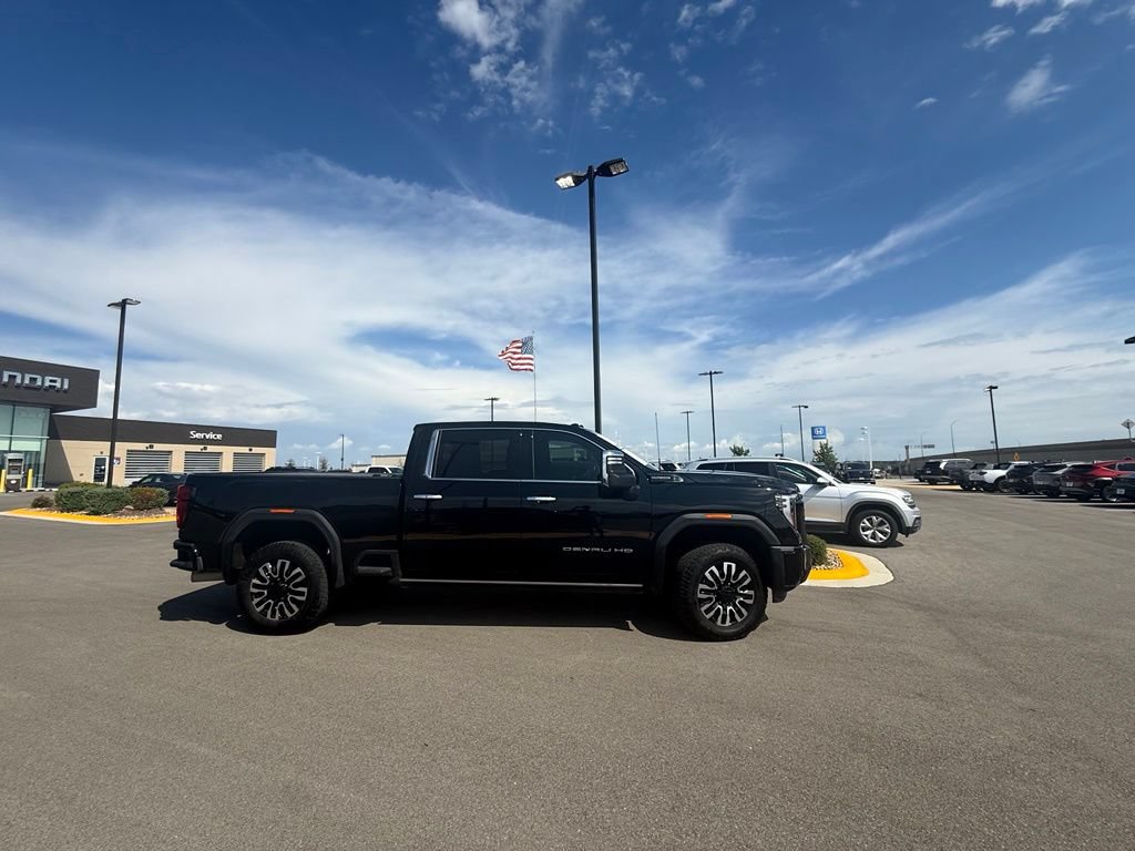 Used 2025 GMC Sierra 2500 Denali Ultimate AWD/4WD image 2