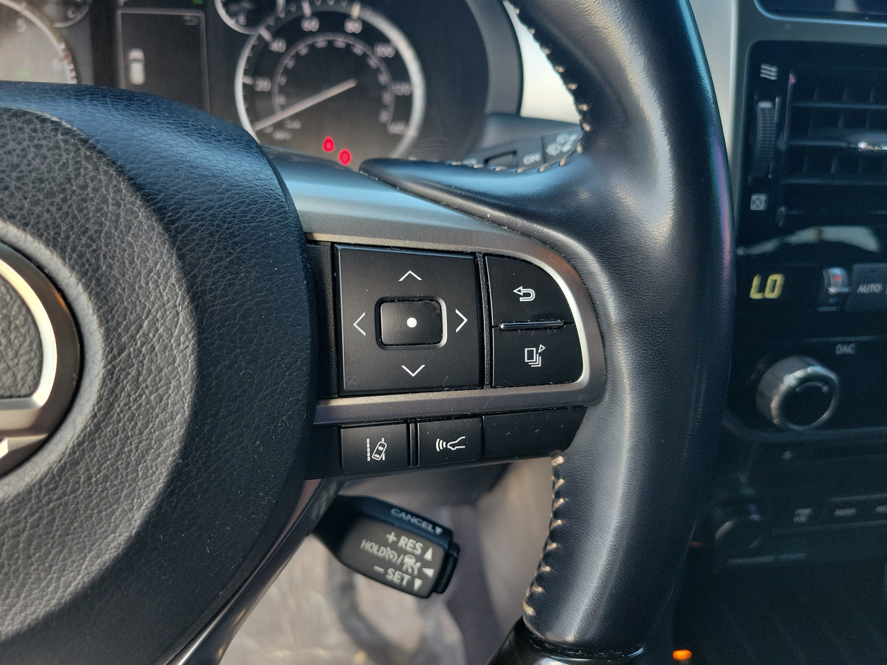 Used 2022 Lexus GX 460 Premium w/ Premium Package AWD/4WD image 27