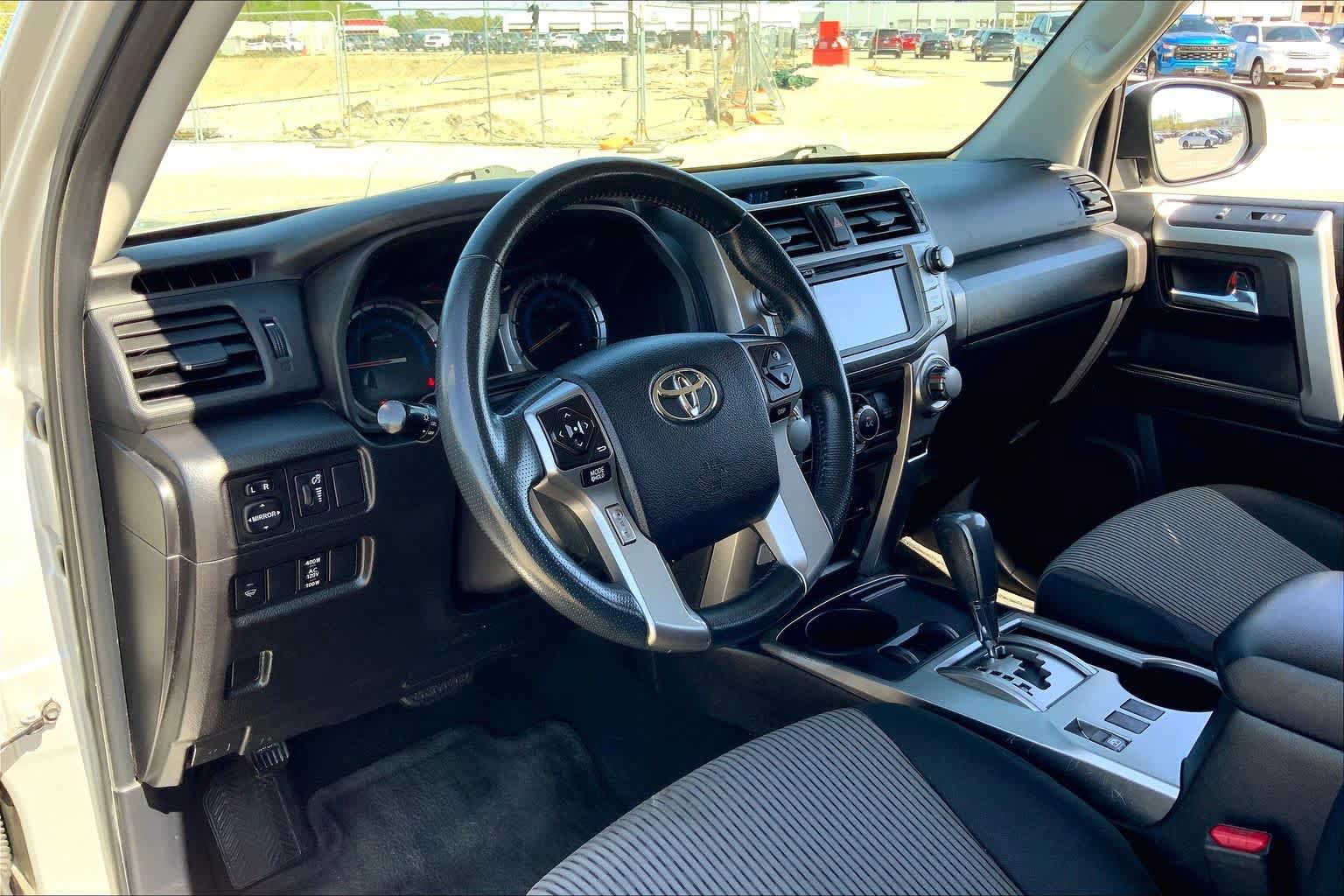 Used 2015 Toyota 4Runner SR5 image 17