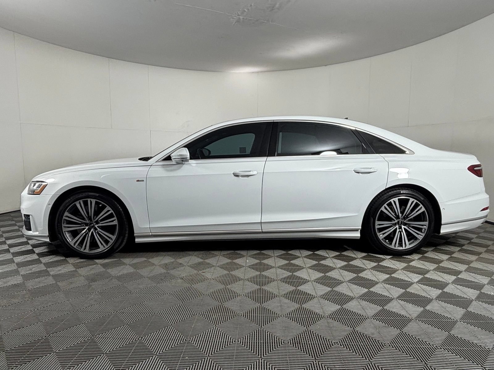 Used 2021 Audi A8 L 4.0T AWD/4WD image 4