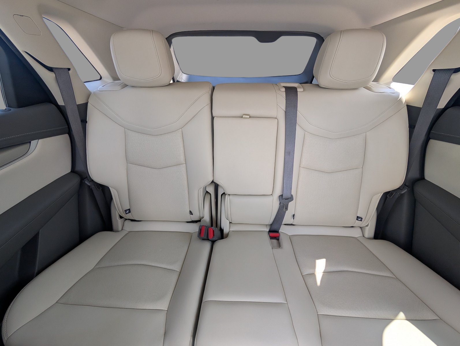 Certified 2022 Cadillac XT5 Premium Luxury w/ Technology Package FWD image 28