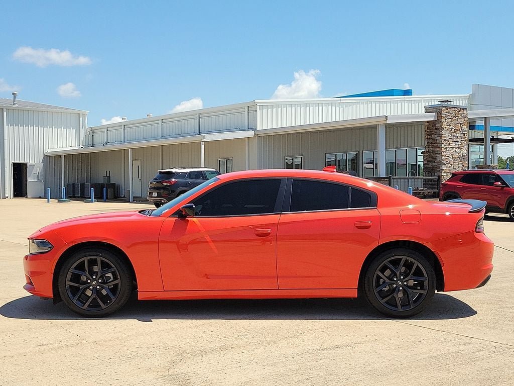 Used 2023 Dodge Charger SXT w/ Blacktop Package RWD image 3