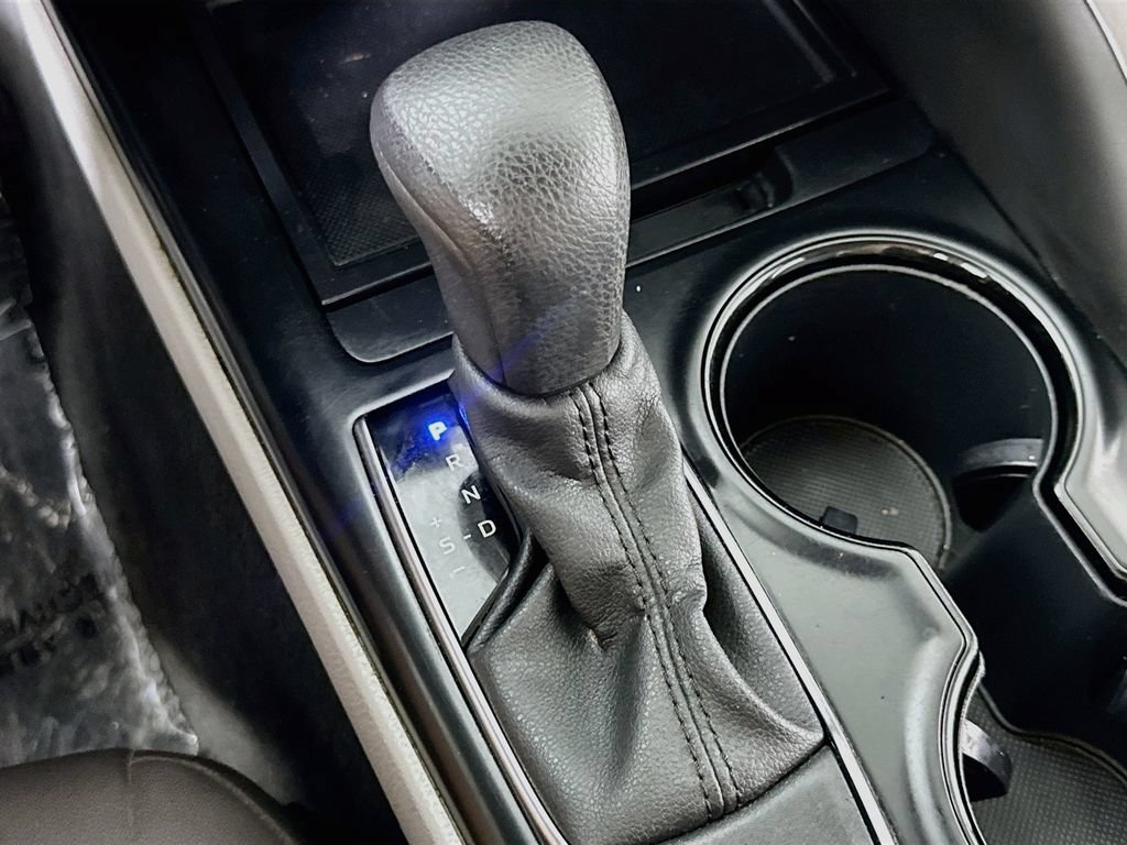 Used 2020 Toyota Camry LE FWD image 31
